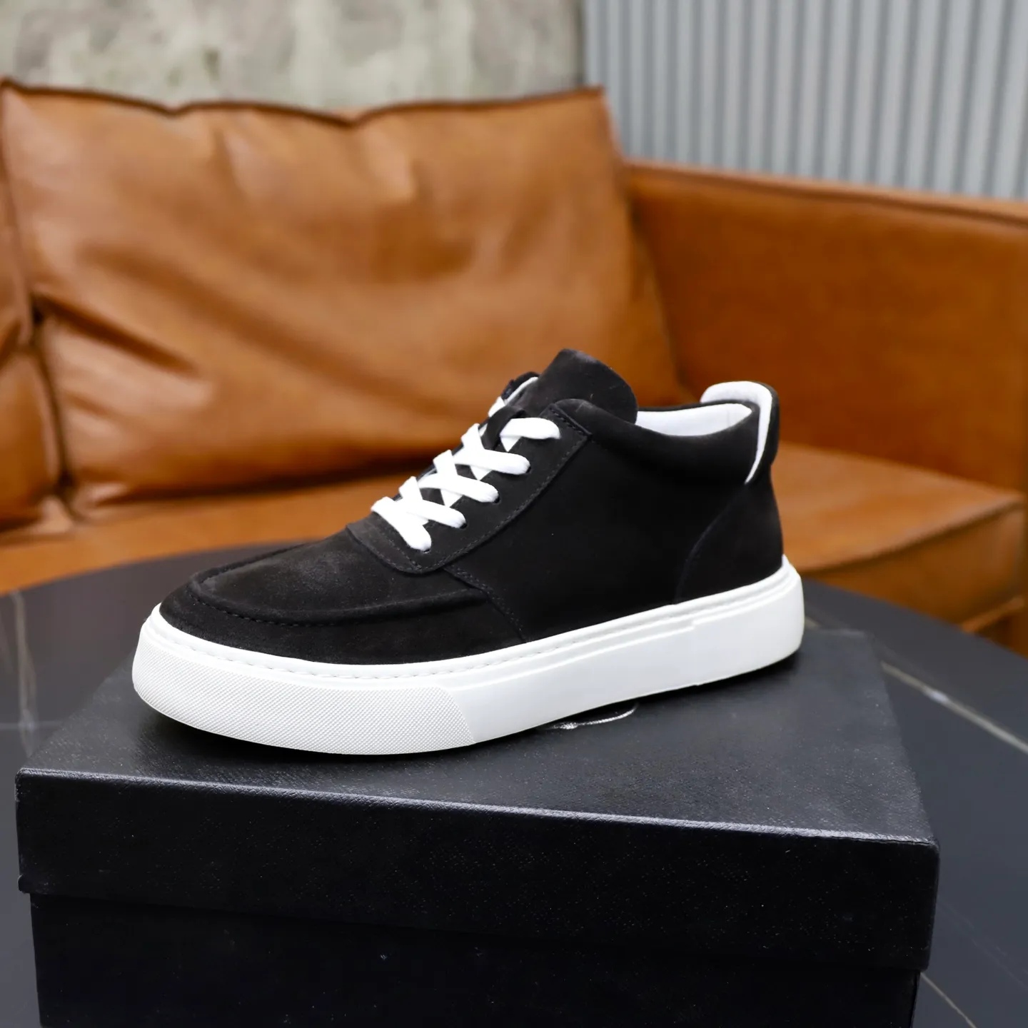 Ex-factory price: 460💰🙅‍♂️🙅‍♂️🙅‍♂️ Brand: PRADA Standard code: 38–44 (45 can be customized) Grade: Same as the official website Material: Original cowhide fabric Comfortable pigskin lining Lightweight wear-resistant outsole Style category: Men's fashionable casual shoes and boots Running sneakers Distinguished luxury brand elements Top luxury Color: actual picture color